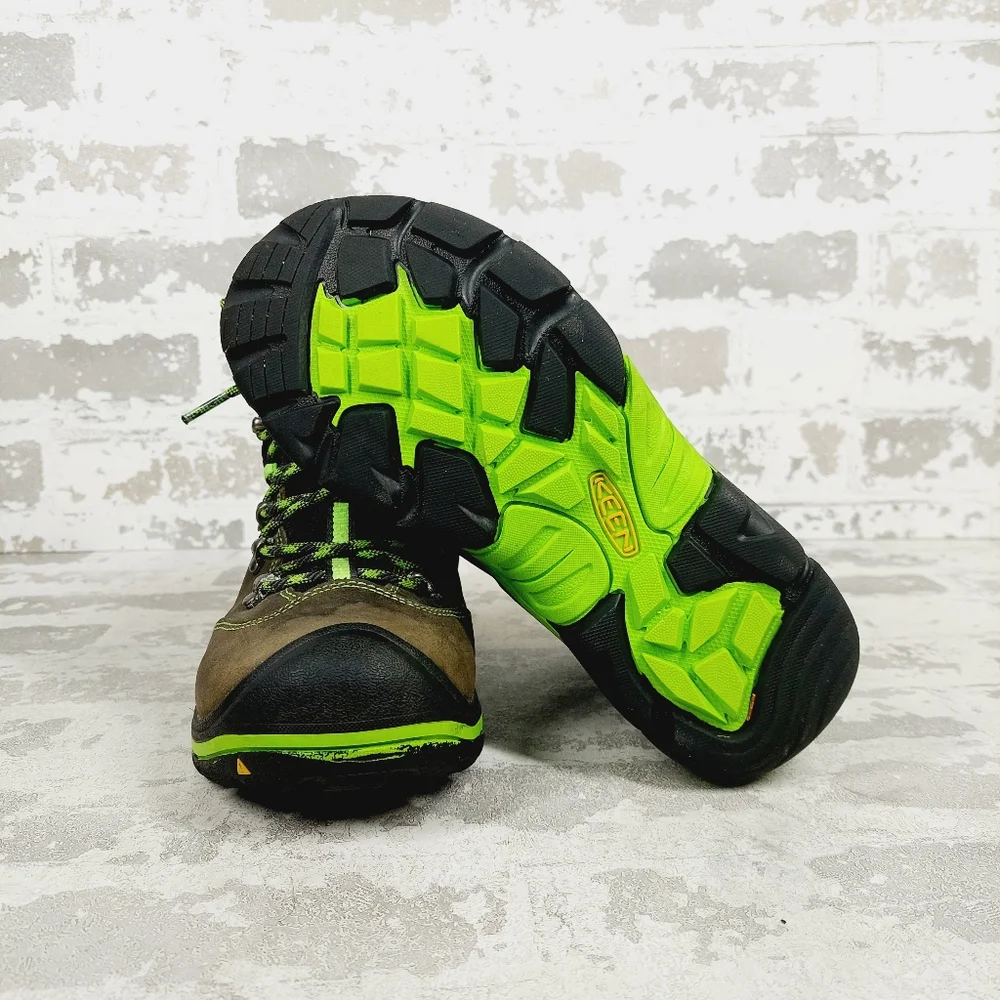 KEEN Women's Hiking Waterproof Mid Trekking & Hiking Boots V824